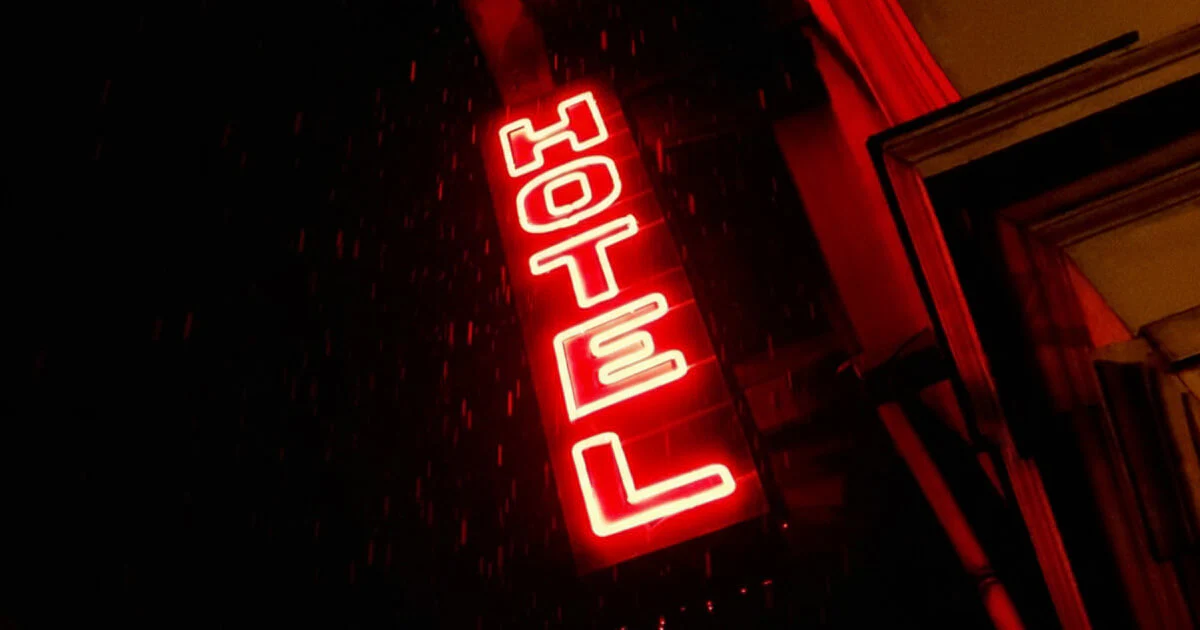 Comparing LED and Glass Custom Outdoor Neon Sign Technologies